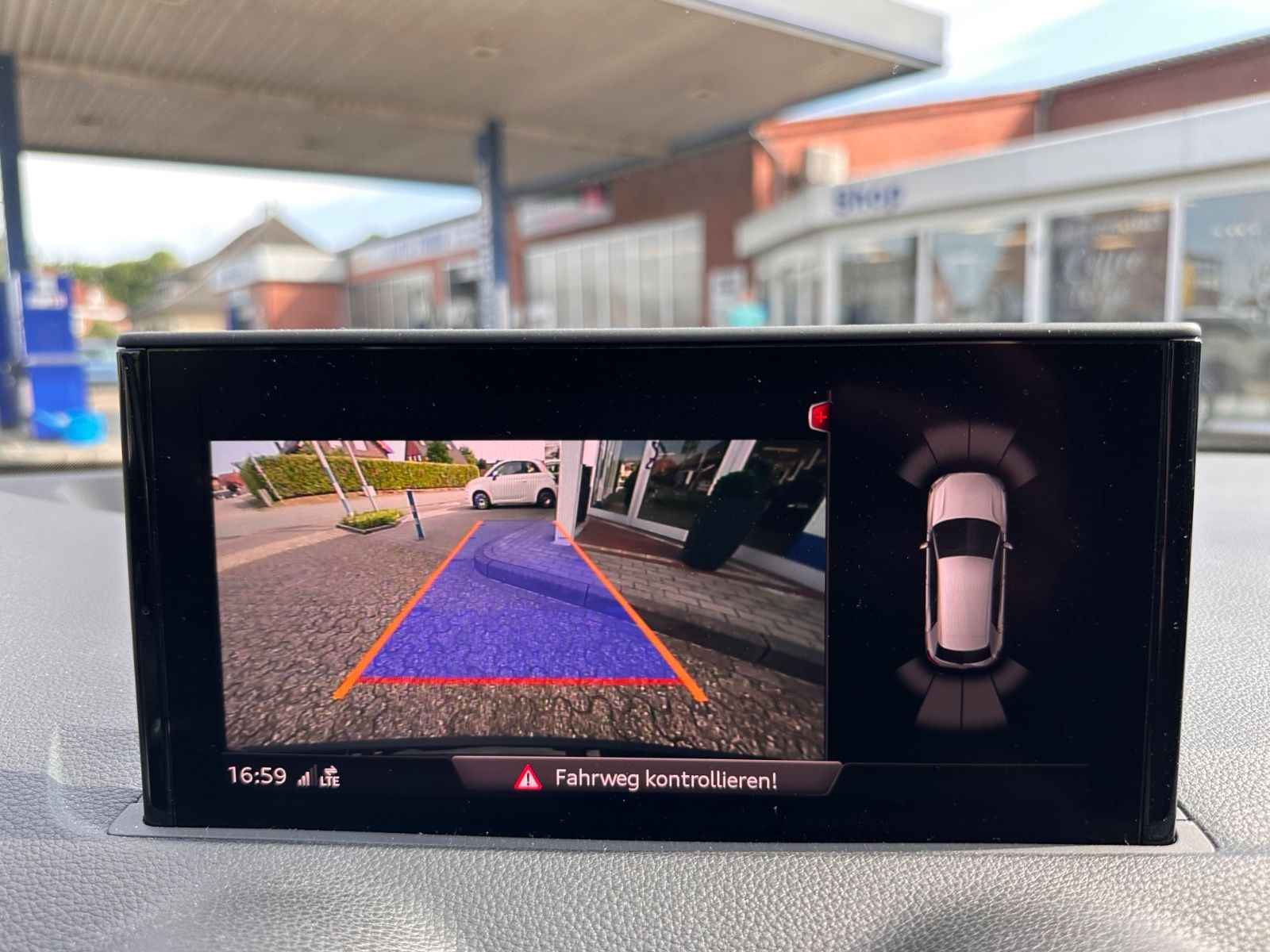 Fahrzeugabbildung Audi Q2 35 TFSI Navi/Virtual/APP/eHeck/RFK/PDC/LED