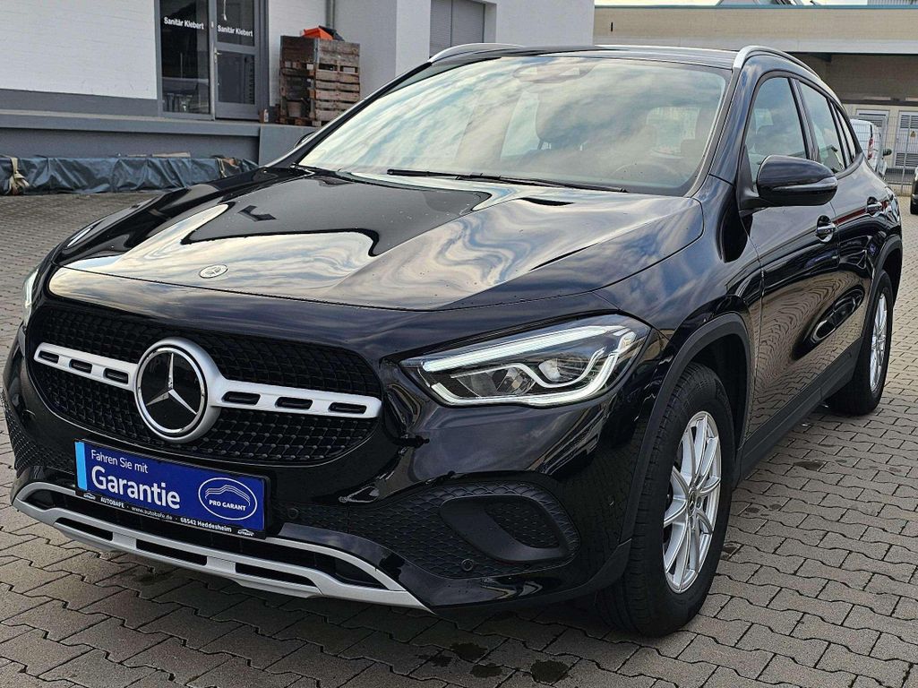 Mercedes-Benz GLA 220