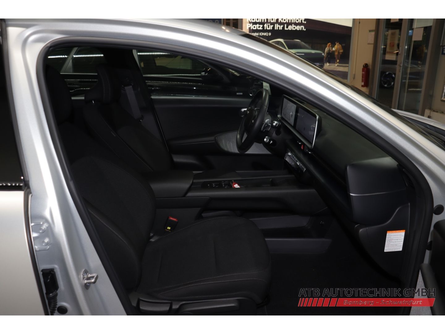 Fahrzeugabbildung Hyundai IONIQ 6 77,4 kWh DYNAMIQ 97,1% SOH Navi LED ACC