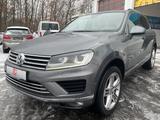 Volkswagen Touareg V6 3.0 TDI LED AHK Kamera Navi ACC SHZ - Volkswagen Touareg: V6