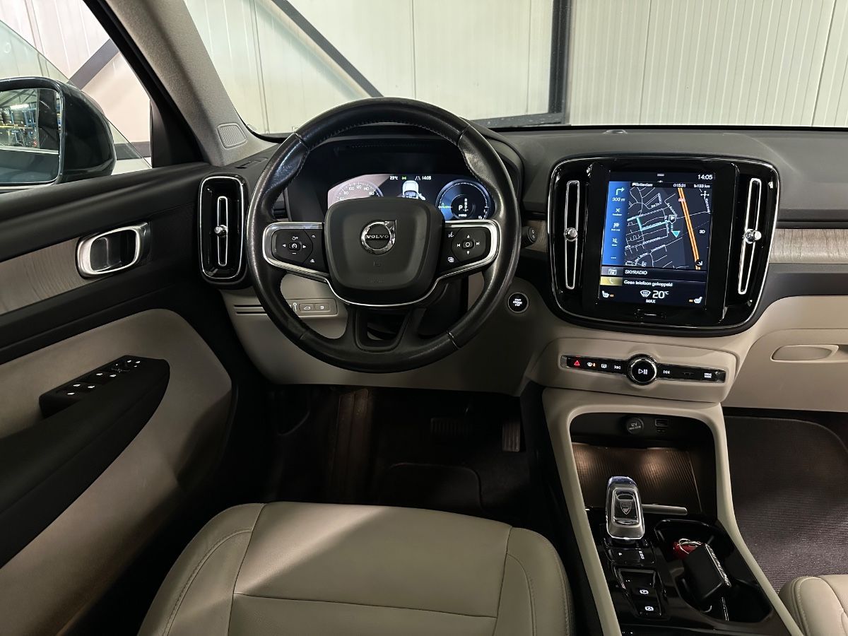 Volvo XC40 1.5 T5 Twin motor Inscription | leder | Nav imagem 3