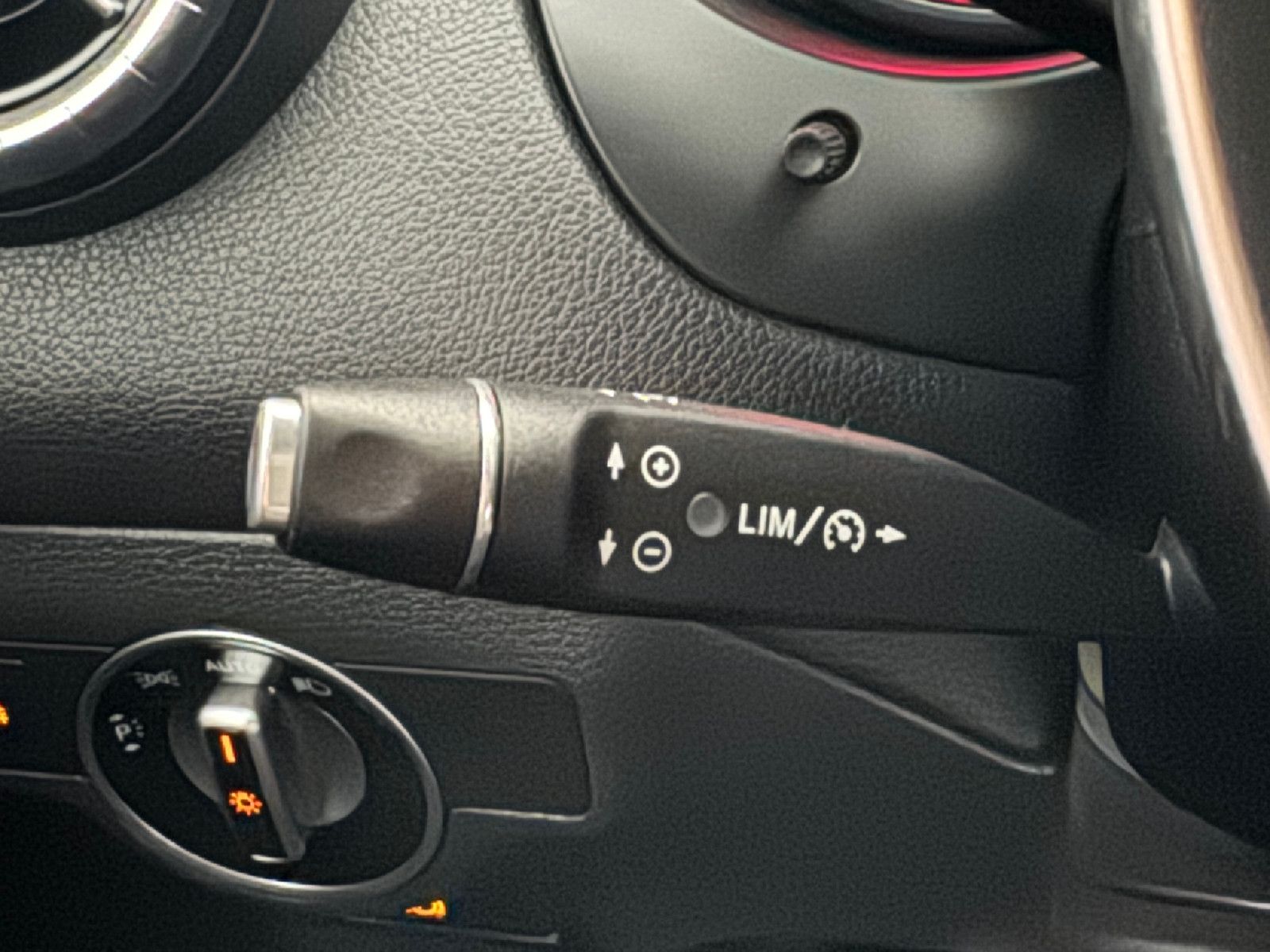 Fahrzeugabbildung Mercedes-Benz CLA 200 SB 3X AMG LINE NIGHT LED MATT FOLIERT