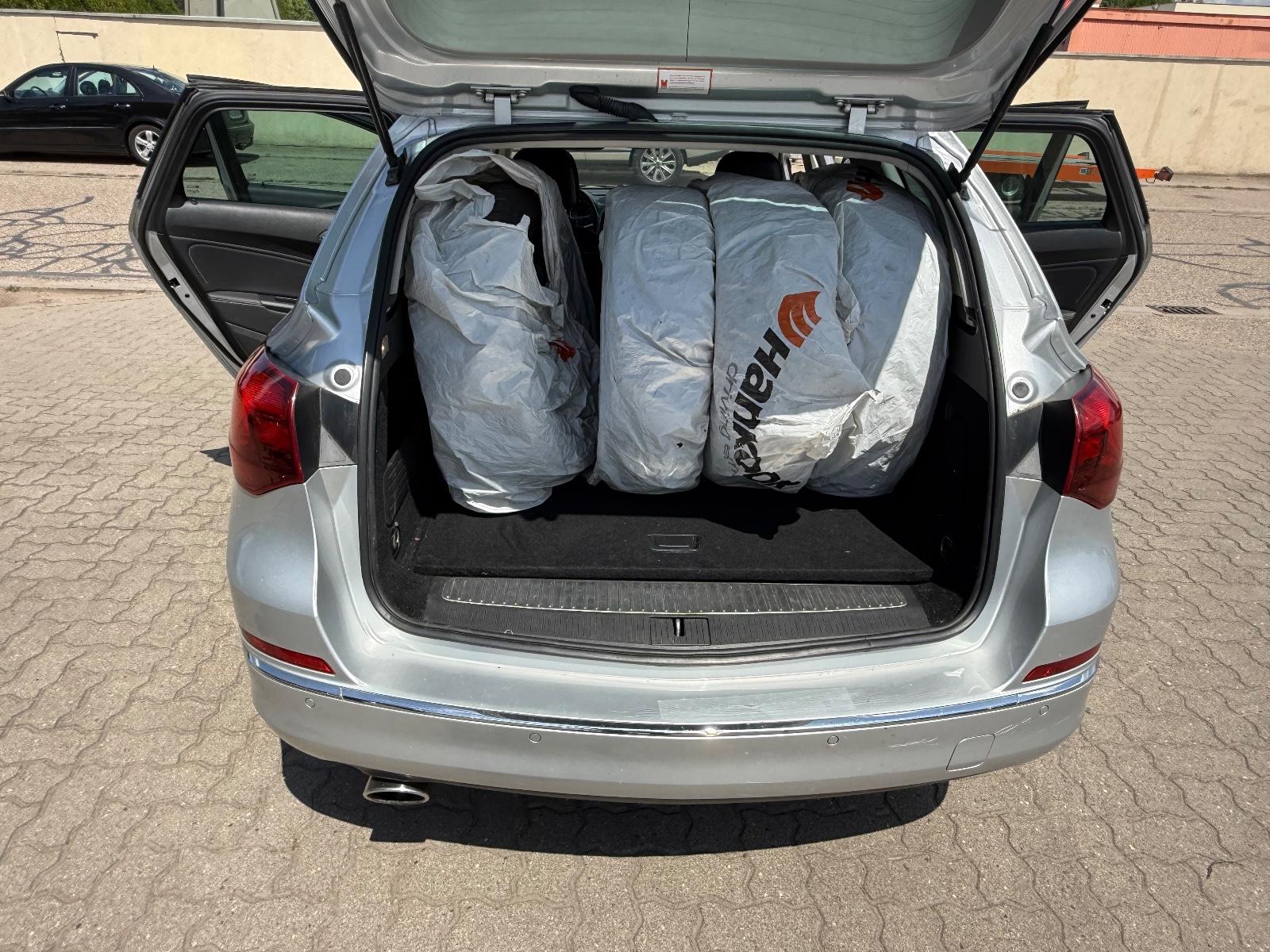 Opel Astra 2013 — photo 15