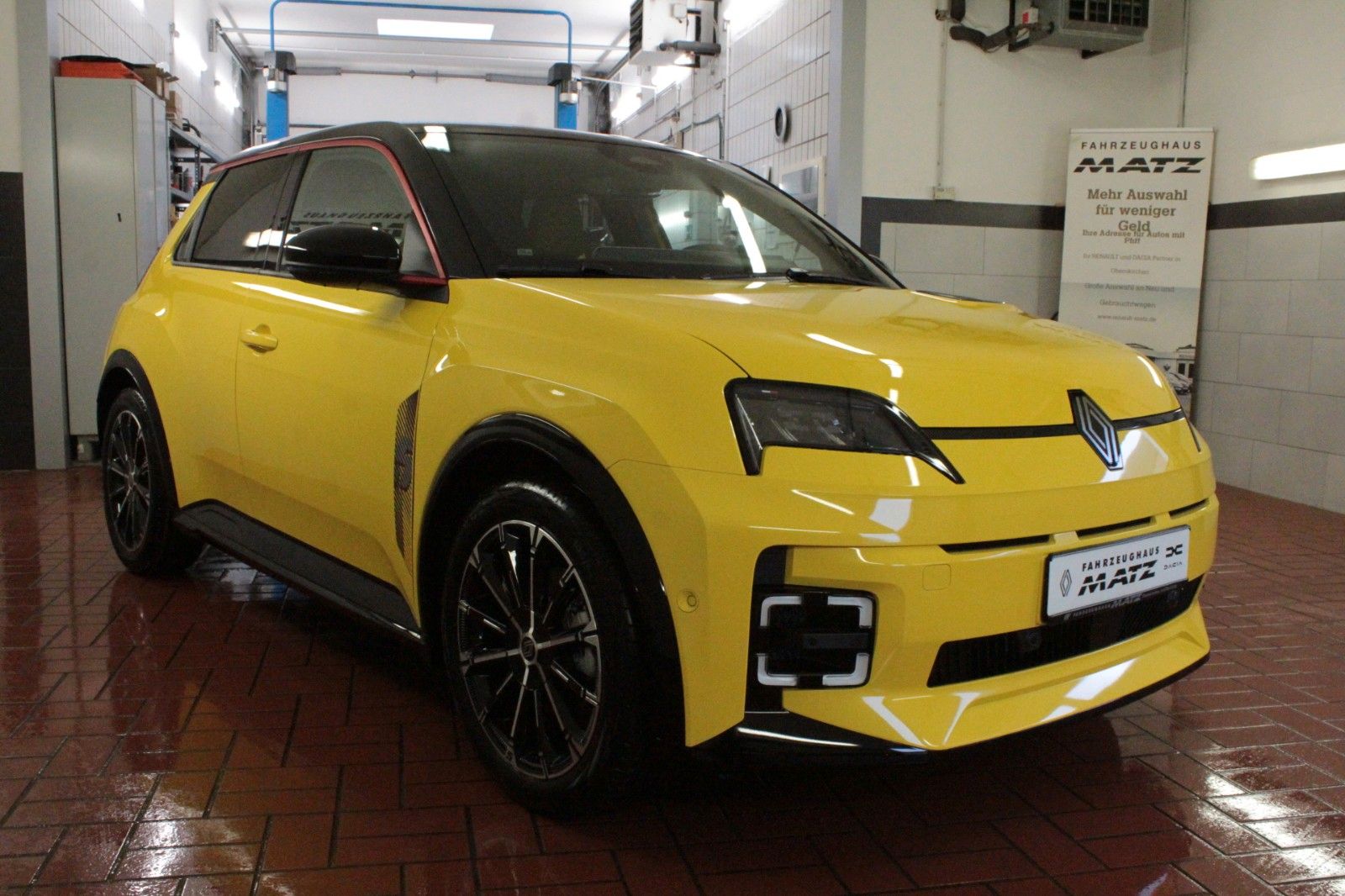 Fahrzeugabbildung Renault R 5 Iconic Five 150 Comfort Range