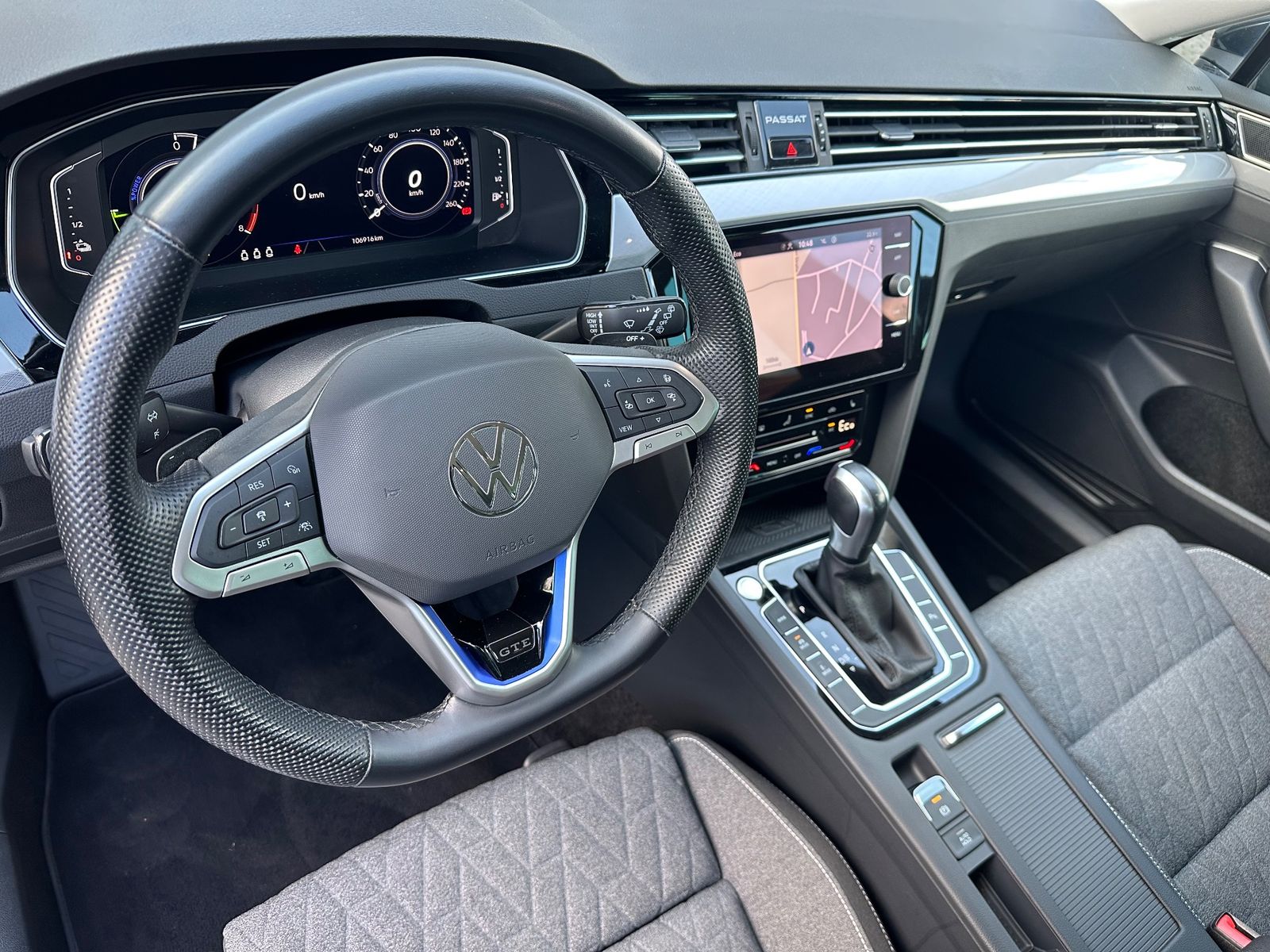 Fahrzeugabbildung Volkswagen Passat Variant GTE R-Line NAV+LED+KAM+HUD+AHK