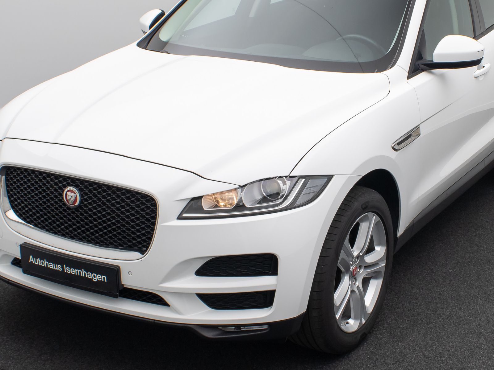 Fahrzeugabbildung Jaguar F-PACE Pure AWD Xenon Memory Kamera Tempomat 20"