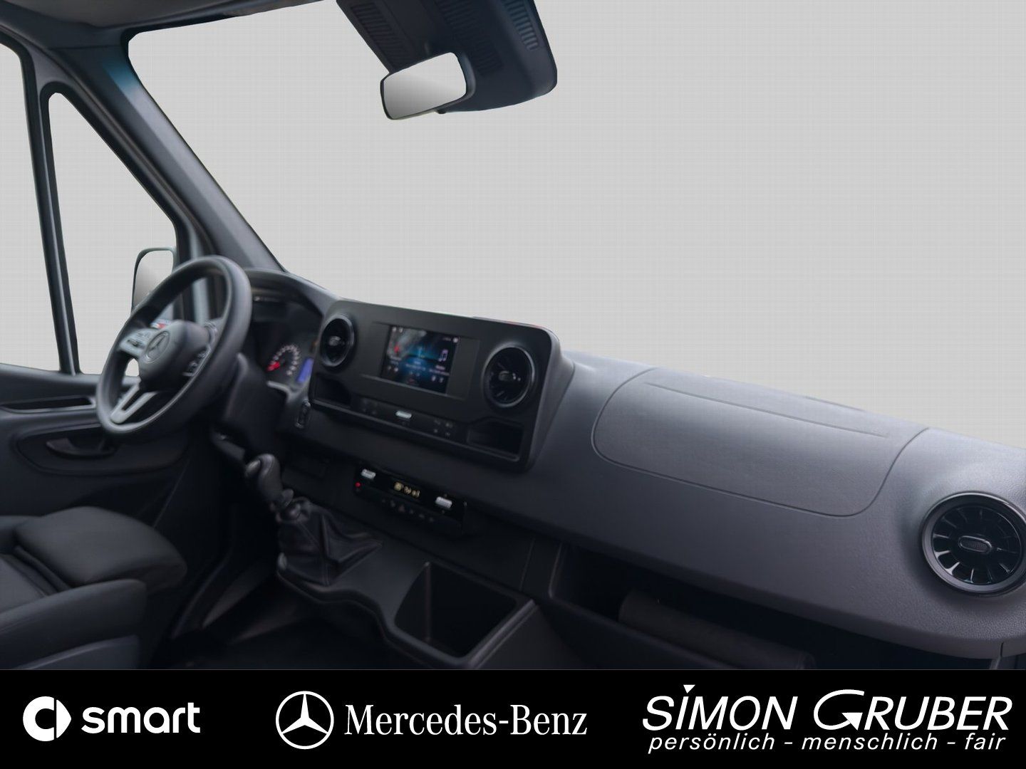Fahrzeugabbildung Mercedes-Benz 317 Tourer L2H2 Standard 8Sitzer Rollstuhl Lift