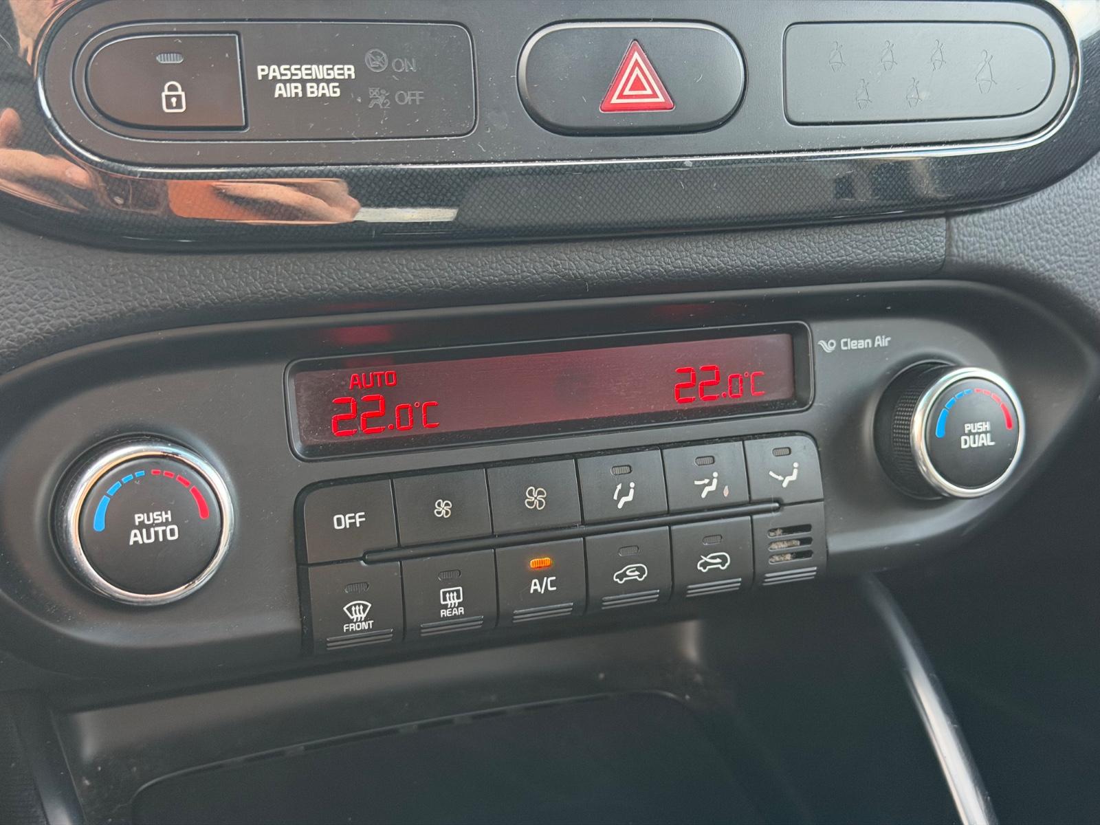 Kia Carens 2014 — photo 28