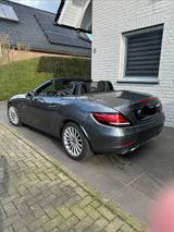 Mercedes-Benz SLC 200 - - graue Mercedes-Benz SLC-Klasse