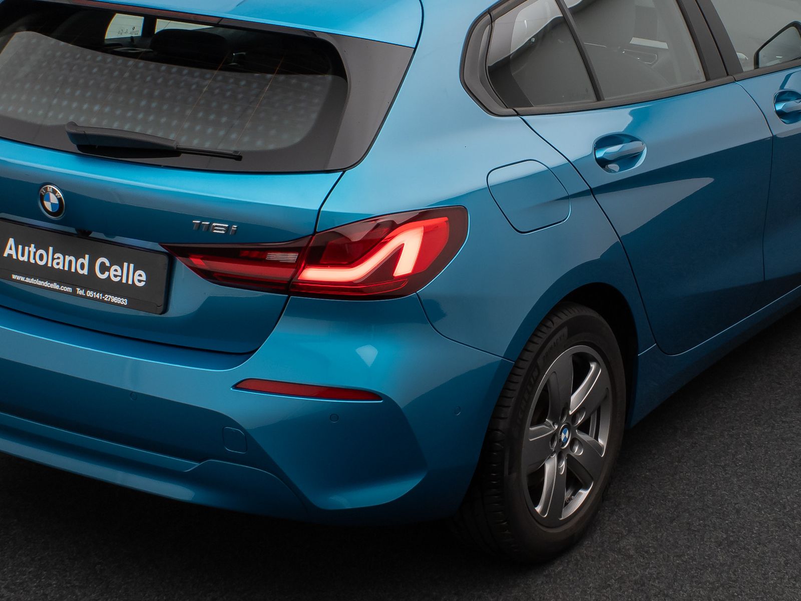 Fahrzeugabbildung BMW 118i Panorama Kamera Lenkrhzg DAB Komfort Sport