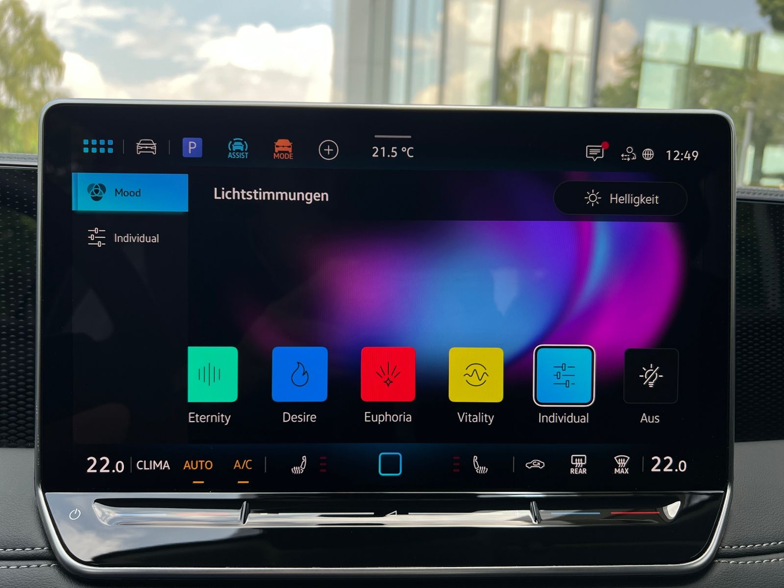 Fahrzeugabbildung Volkswagen Tiguan LIFE 1.5 eTSI DSG *AHK, LED Plus, Kamera,