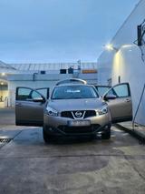 Nissan qashaqia Diesel automatik - Nissan Qashqai mit Diesel-Antrieb: Limousine, Automatik