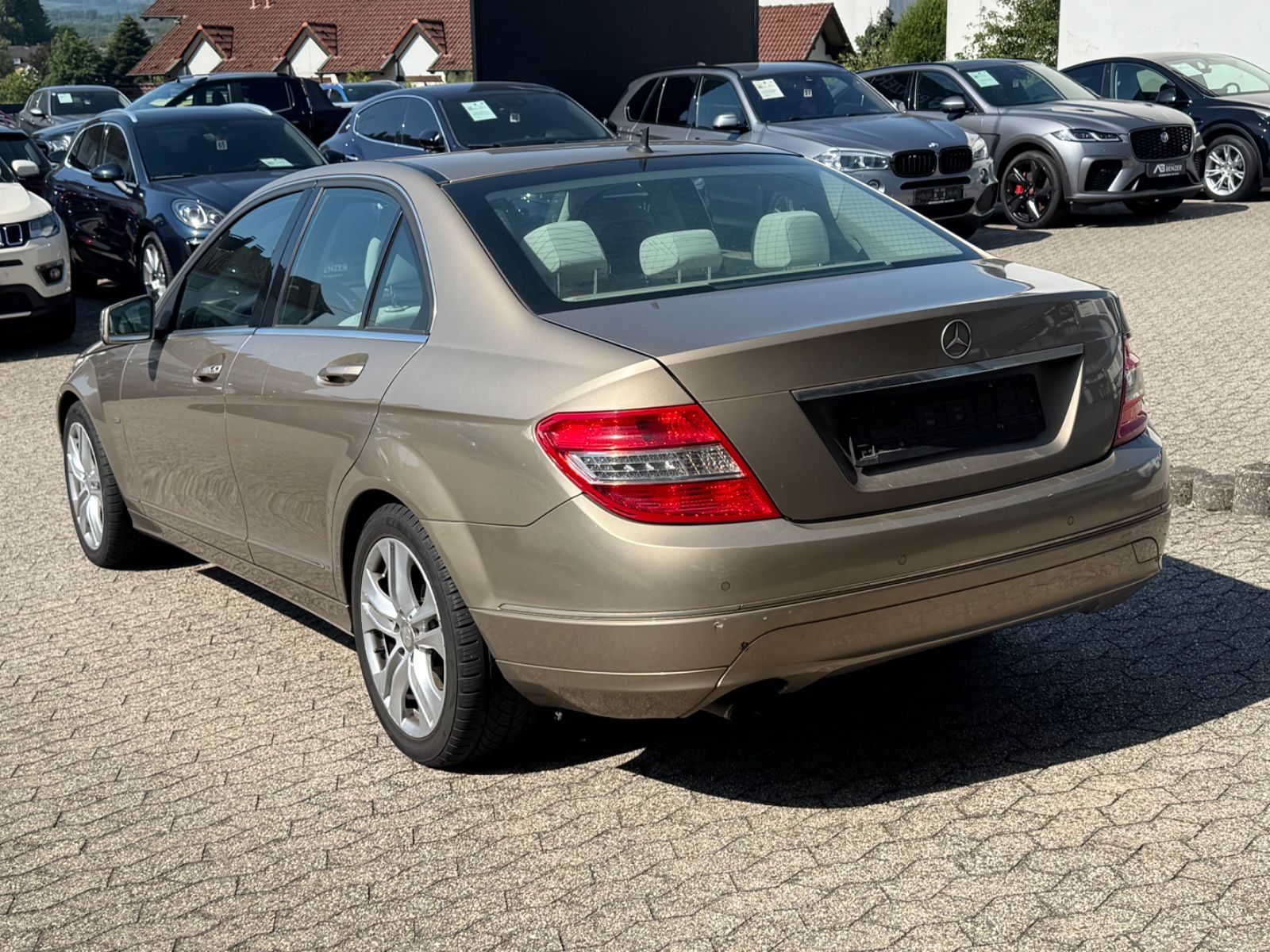 Fahrzeugabbildung Mercedes-Benz C 200 CDI BlueEfficiency/Limousine/TÜV/Xenon