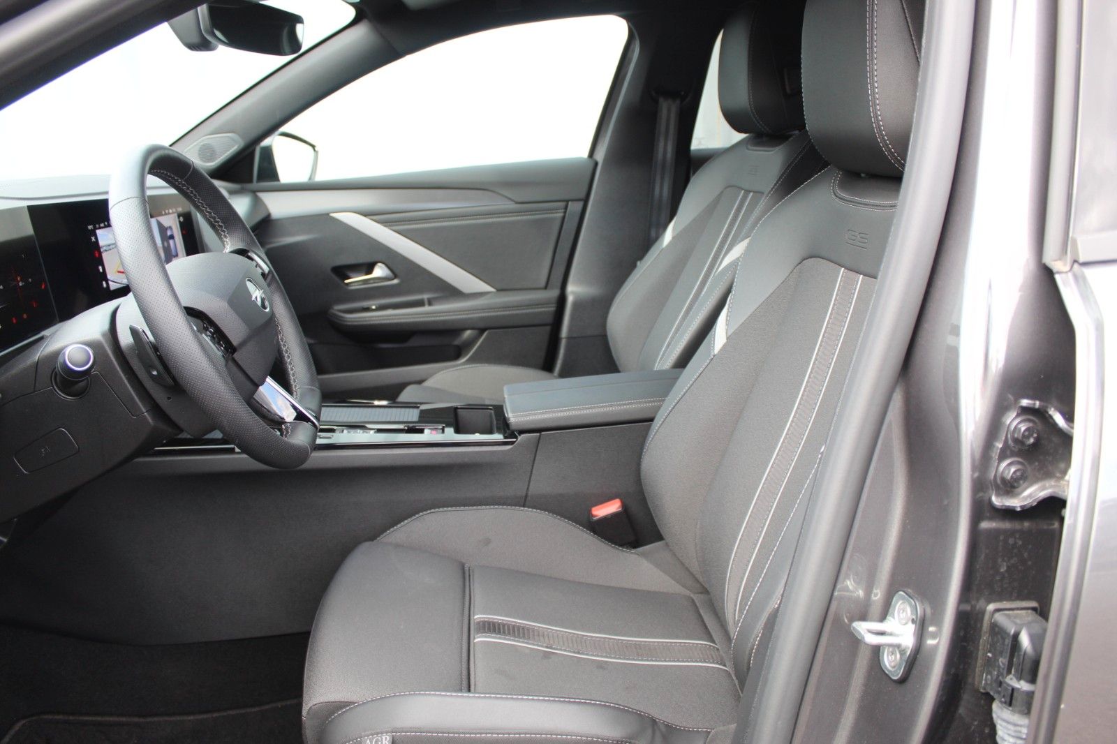 Fahrzeugabbildung Opel Astra Sports Tourer GS Navi*Kamera360°*Sitzh.