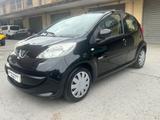Peugeot 107 1.0 68CV 5p. 2Tronic automatica 2007 - Peugeot 107 mit Halbautomatikschaltung
