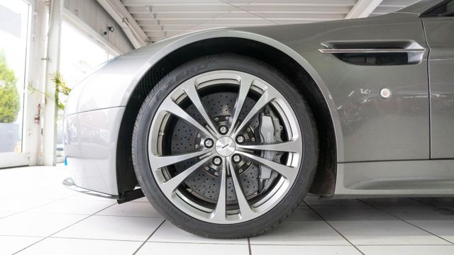 Fahrzeugabbildung Aston Martin V12 Vantage 6.0 S/Deutsch/AM SH/Neuzustand