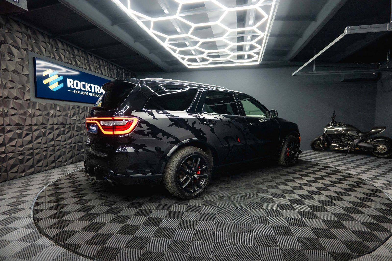 Fahrzeugabbildung Dodge Durango 5.7 V8 R/T 4x4 Night-Paket SRT TRACK PAK