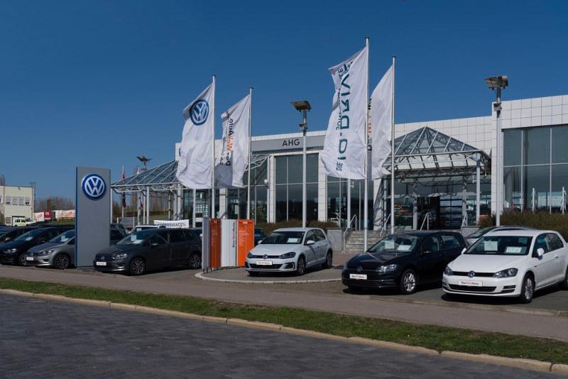 showroom-image-bottom