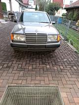 Mercedes-Benz 230 E (W124) Youngtimer - Mercedes-Benz 230: W124