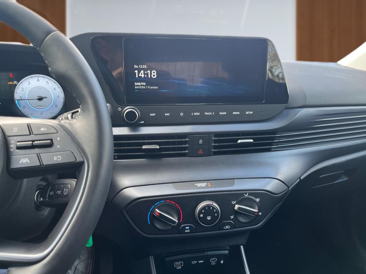 Fahrzeugabbildung Hyundai i20 TREND Fernlichtass. Kam. LM Navi PDC SHZ