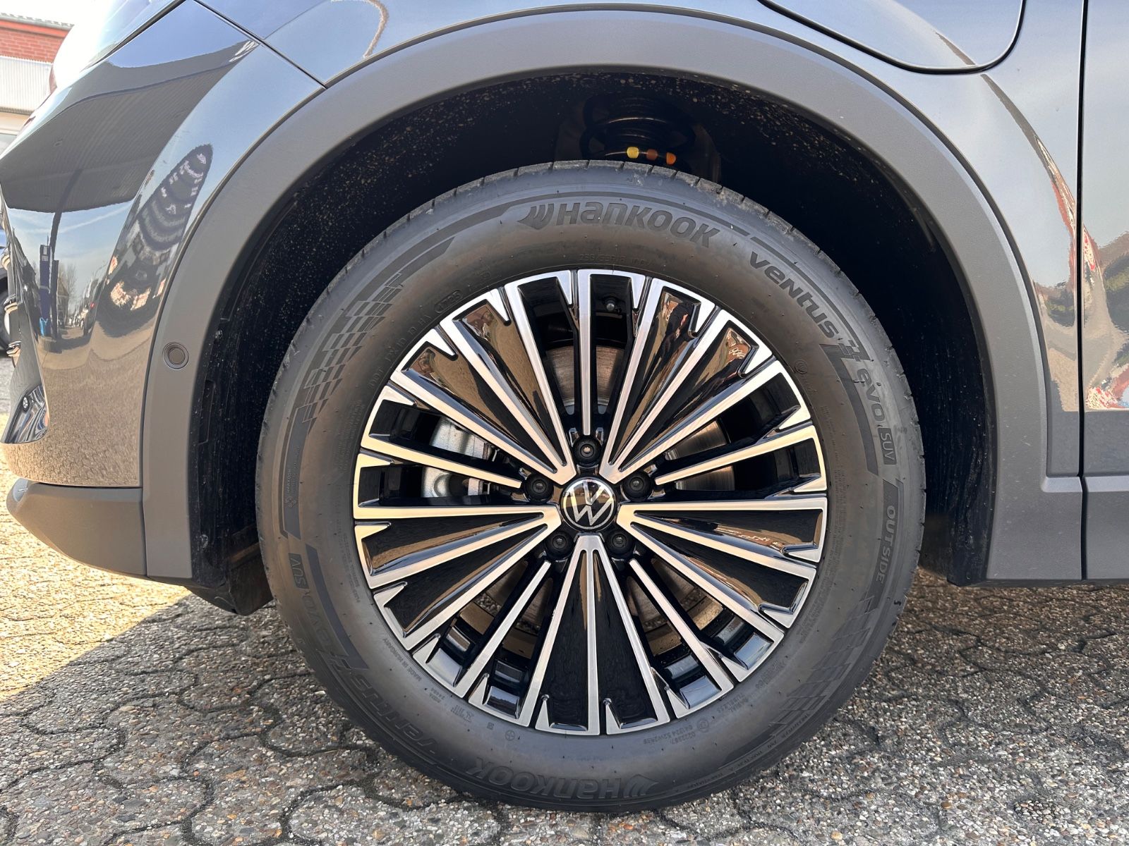 Fahrzeugabbildung Volkswagen Tiguan Life 1.5 e-Hybrid DSG ACC/APP/PDC/LED+