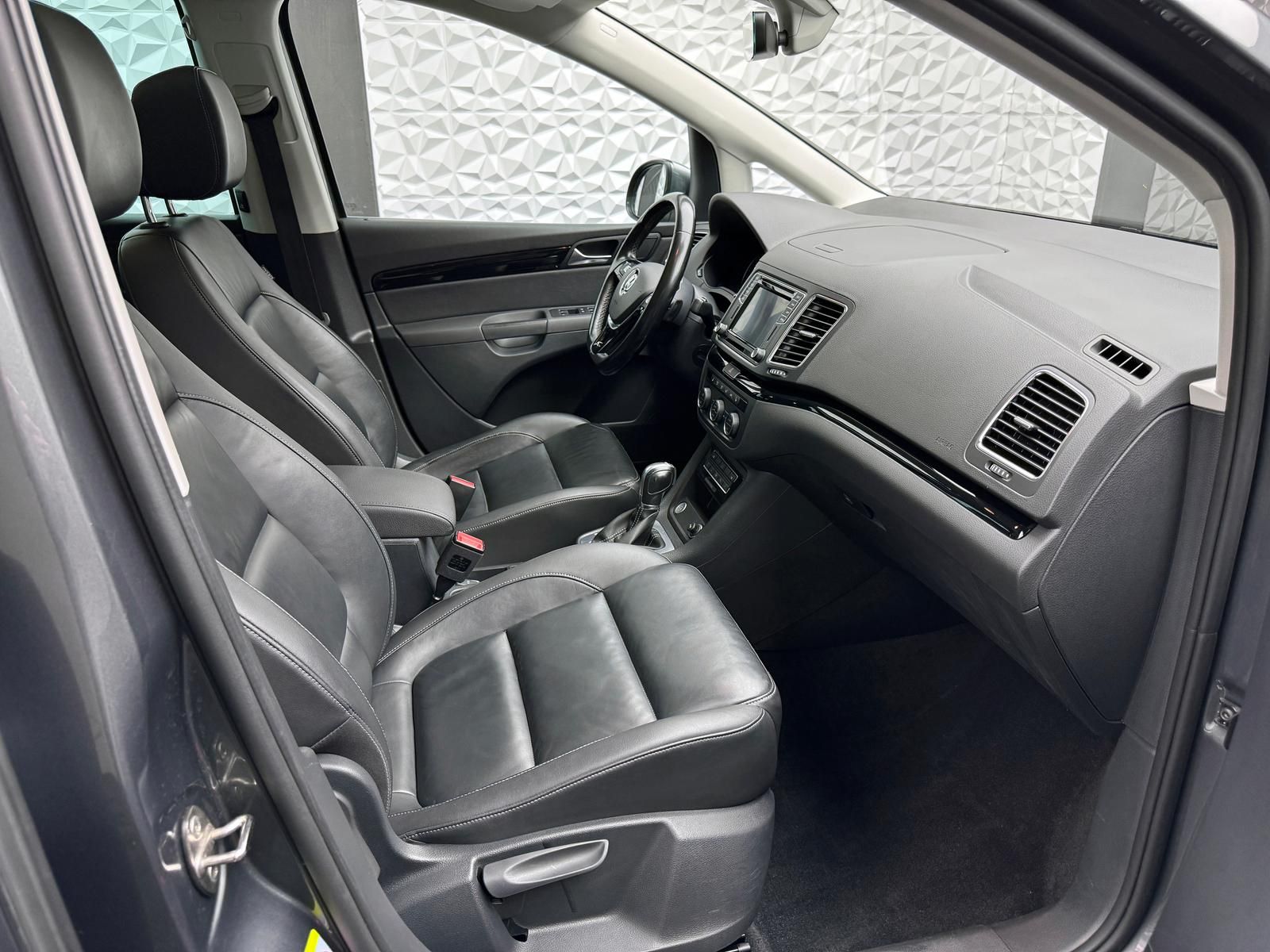 Fahrzeugabbildung Volkswagen 2.0 TDI*4MOTION*PANORAMA*AHK*ACC*ELEKTR-STĂREN
