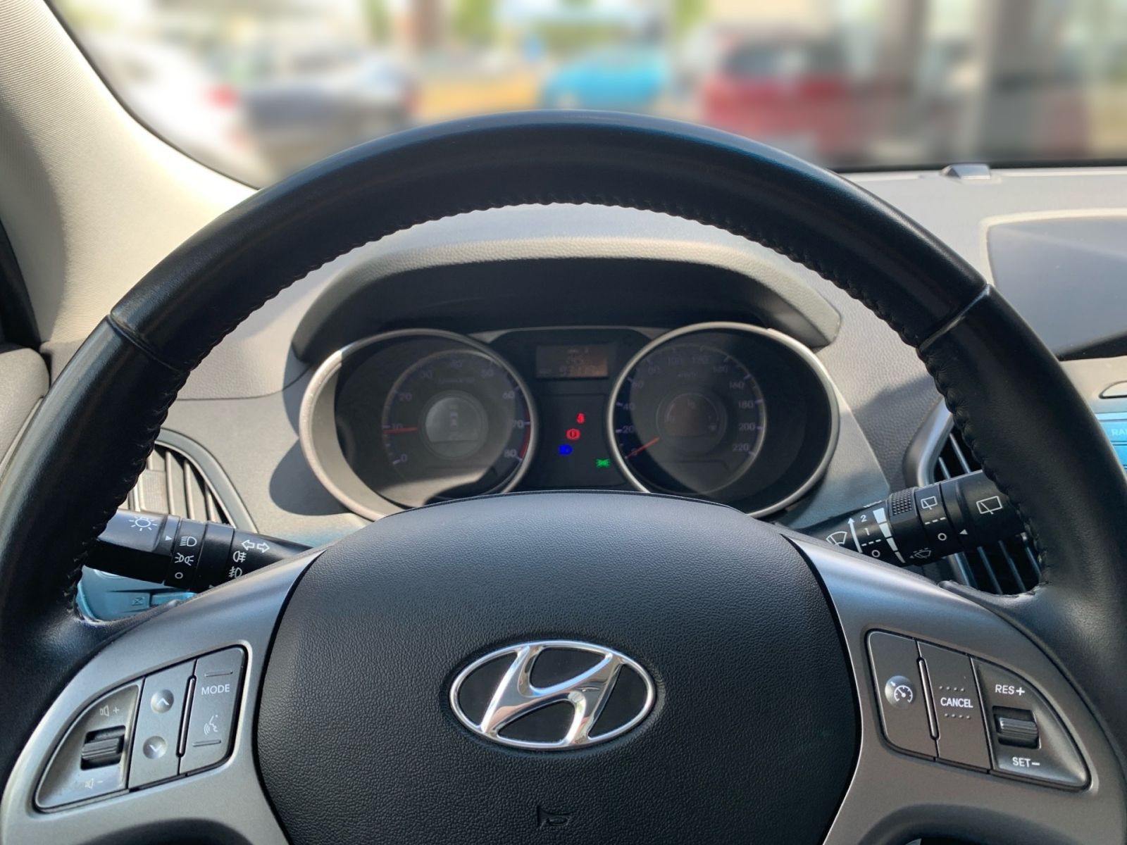 Fahrzeugabbildung Hyundai ix35 1.6 GDI 8-Fach Bereift Teilleder EXPORT