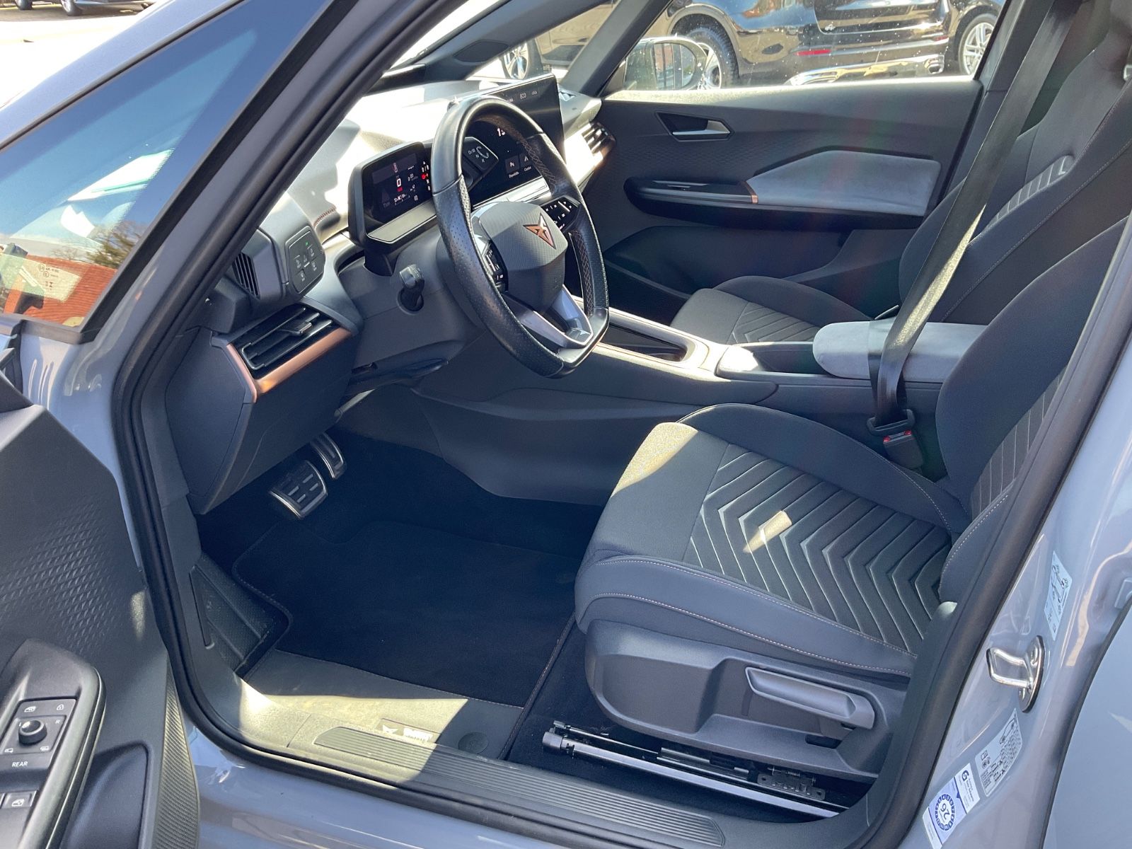 Fahrzeugabbildung CUPRA Born 58 kWh 150 kW,Kamera,Navi,Sitzheizung,ACC