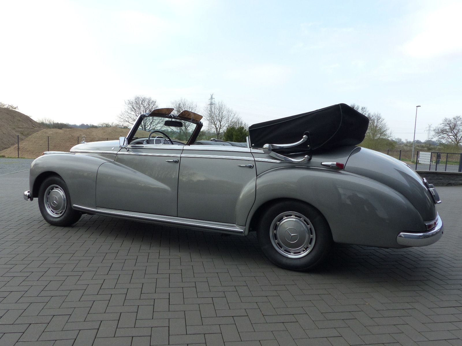 Fahrzeugabbildung Mercedes-Benz 300 Adenauer Cabriolet *Autom.Klima,E-FH,Servo*