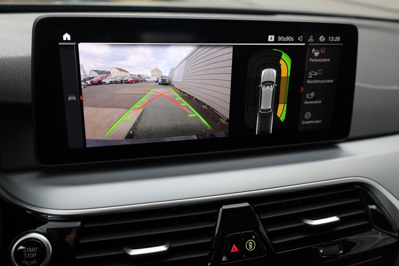 Fahrzeugabbildung BMW 520d xDrive Touring Leder,Navi,LED,Standheizung