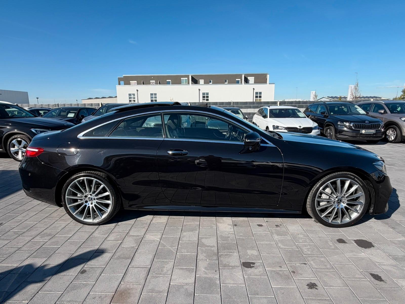 Mercedes-Benz E 200 Coupe 4Matic AMG*DISTR+*PANO*HUD*360°KAME