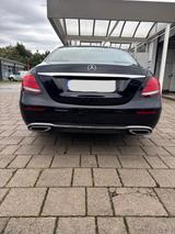 Mercedes-Benz E 220 d 4MATIC Autom. -1.Hand.Scheckheftgepflegt - Mercedes-Benz E 220 Gebrauchtwagen in München