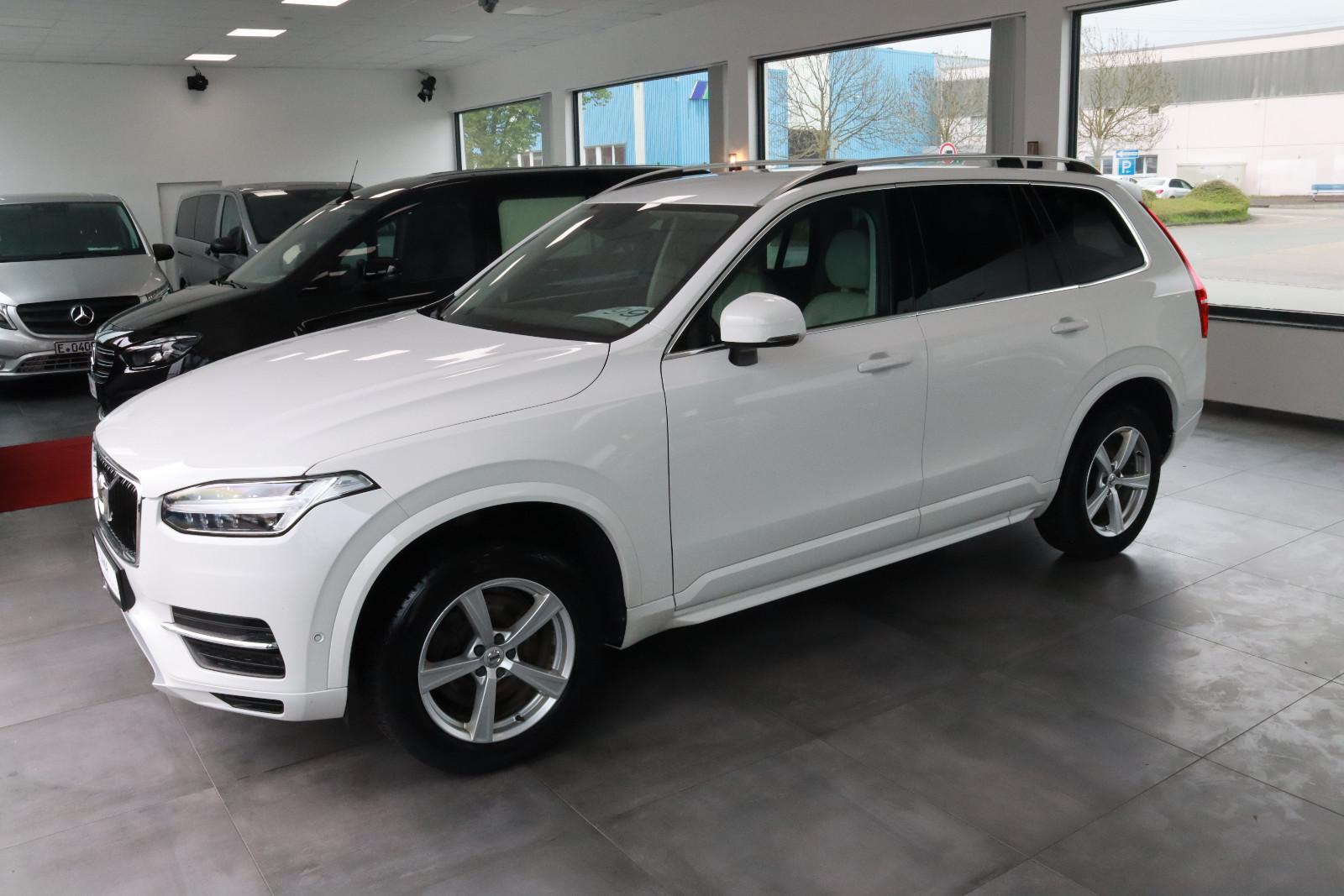 Volvo XC90 Momentum * NAVI + LEDER + LED + AUTOMATIK *