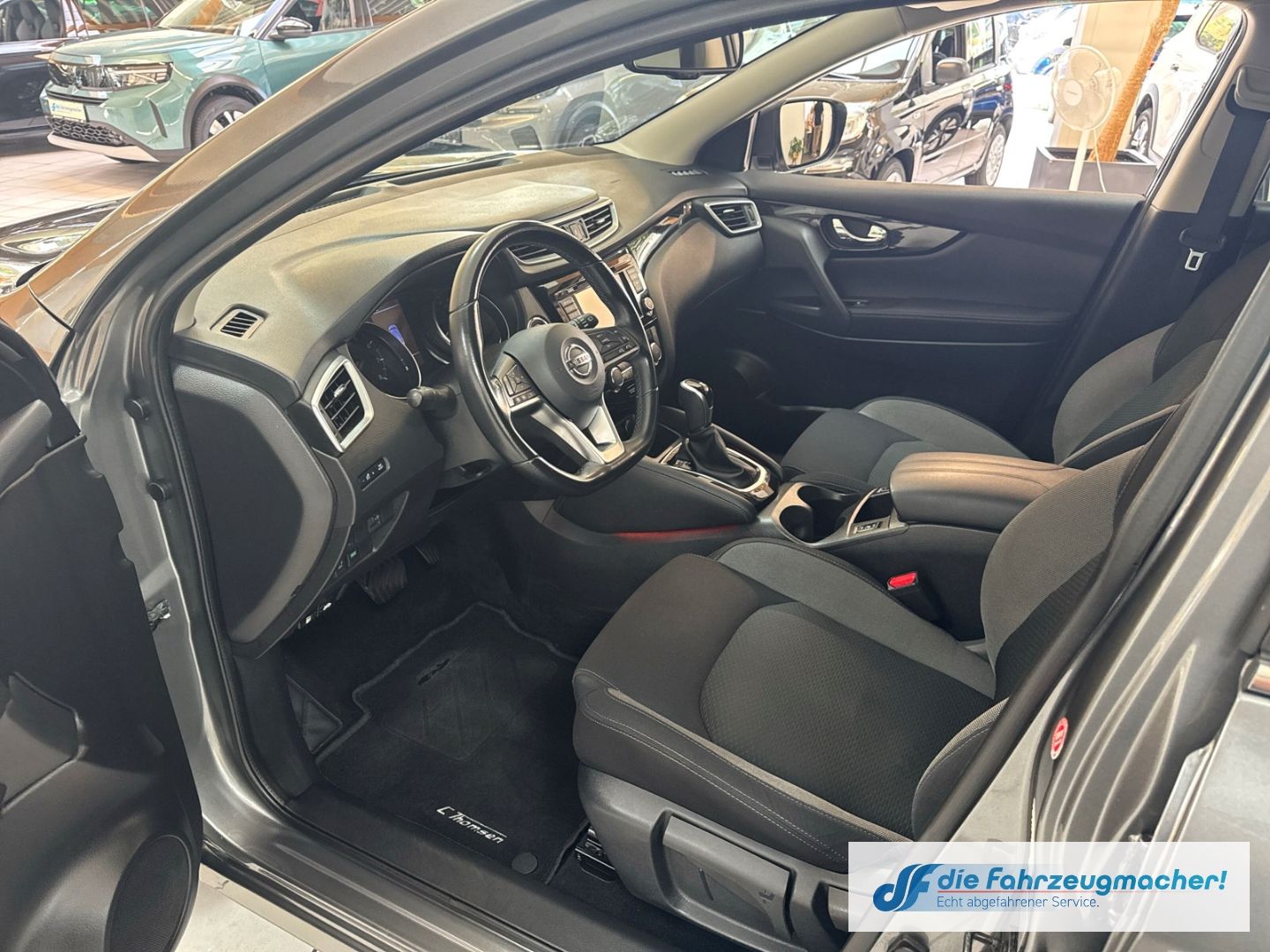 Fahrzeugabbildung Nissan Qashqai Zama Panorama Navi 360 Kamera Mehrzonenk