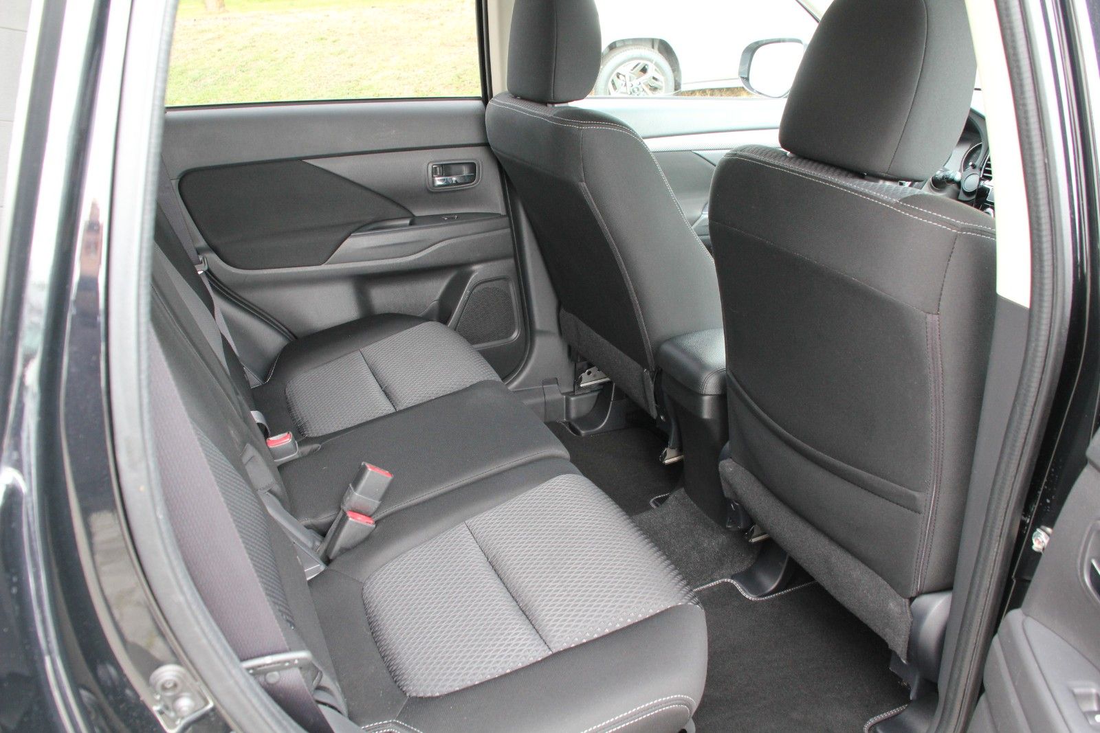 Fahrzeugabbildung Mitsubishi Outlander SUV-Star 2WD