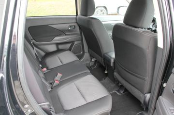 Mitsubishi Outlander - 10