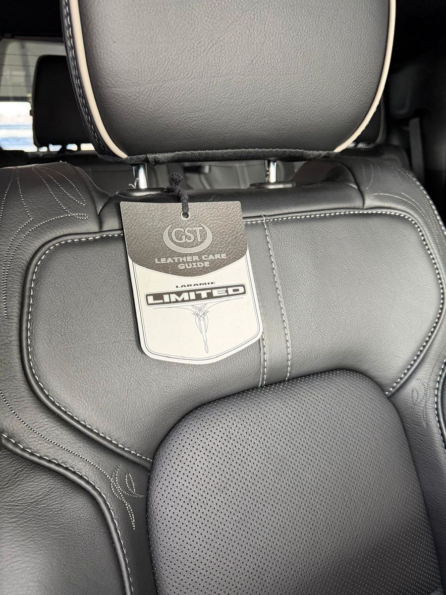 Fahrzeugabbildung Dodge LIMITED NIGHT ED. HEAD UP-LIFT-TAILGATE-PRINS