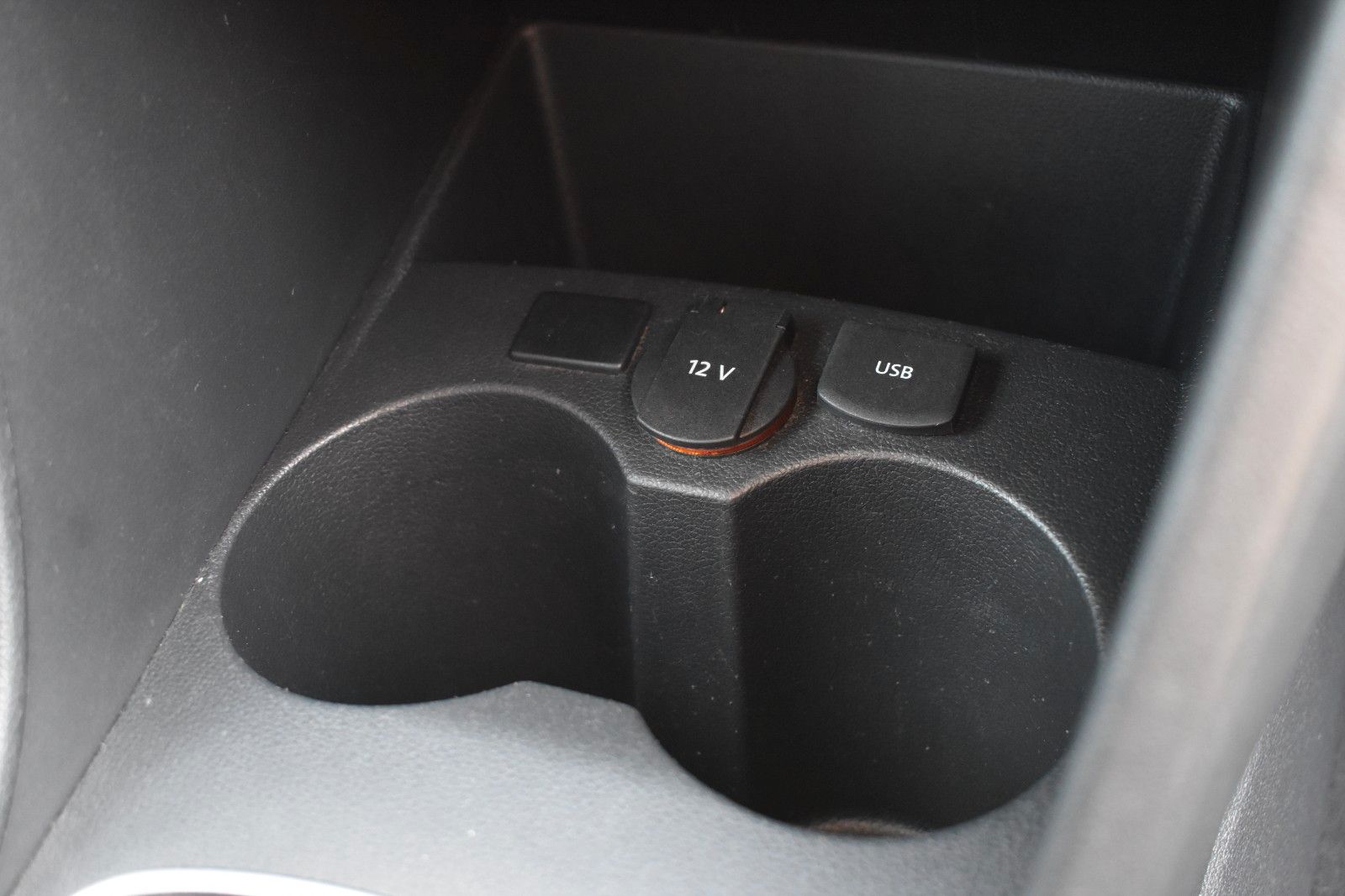 Fahrzeugabbildung Volkswagen Polo V Comfortline/KLIMA/PDC/SITZHEIZUNG/