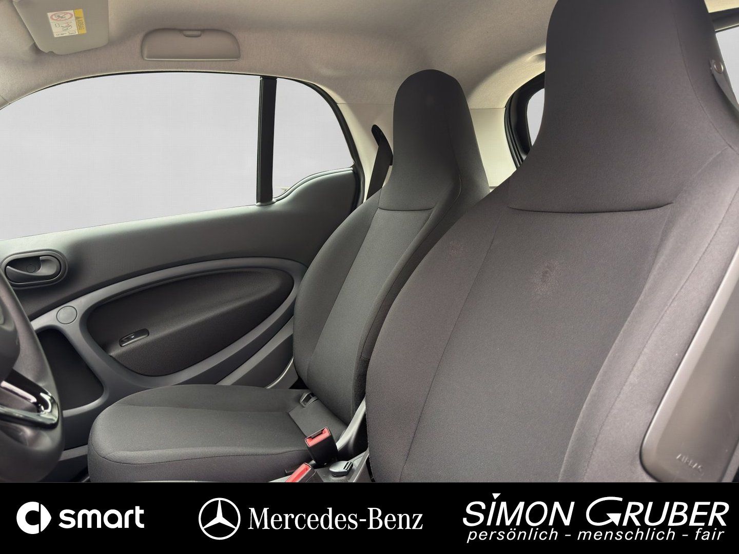 Fahrzeugabbildung Smart Smart fortwo EQ Klima Radio 22 KW Lader