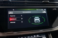 AUDI Q8 50 TDI S line | S-Sportsitze | Pano | B&O AUDI Q8 50 TDI S line | S-Sportsitze | Pano | B&O