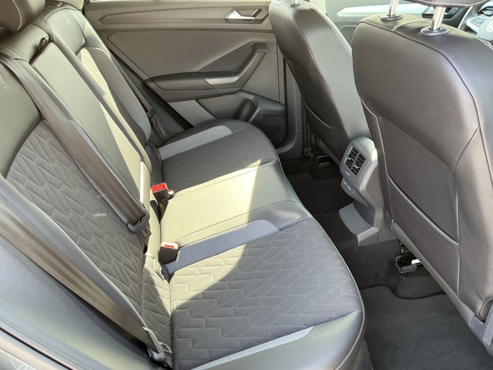Volkswagen T-Roc - Bild 16