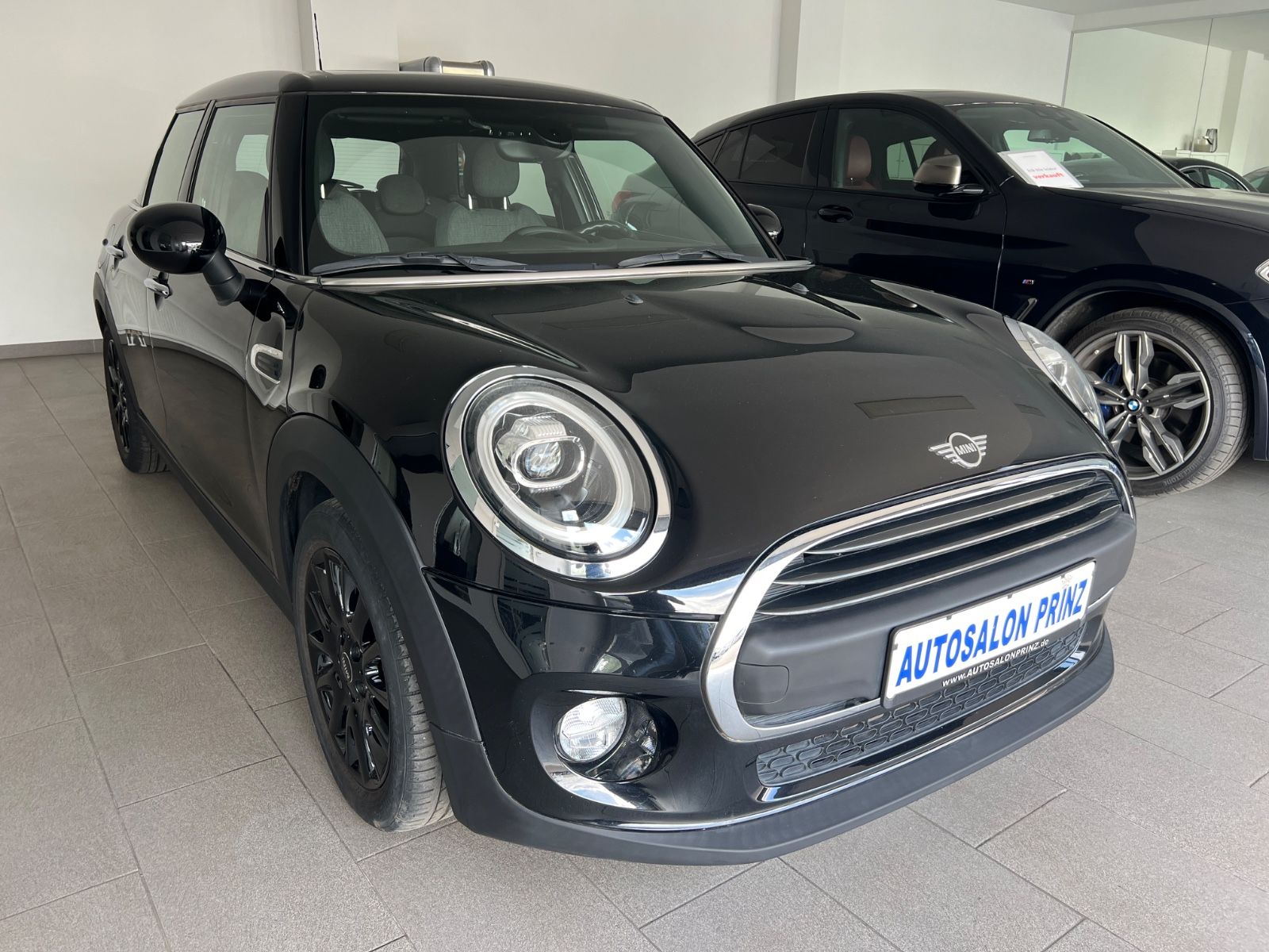 MINI ONE*PANO*AUTO*KLIMAAUT*NAVI*LED SCHEIN*