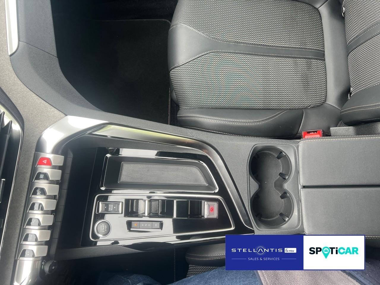 Peugeot 3008 GT Hybrid 136 EAT8 CarPlay Navi ACC Kamera
