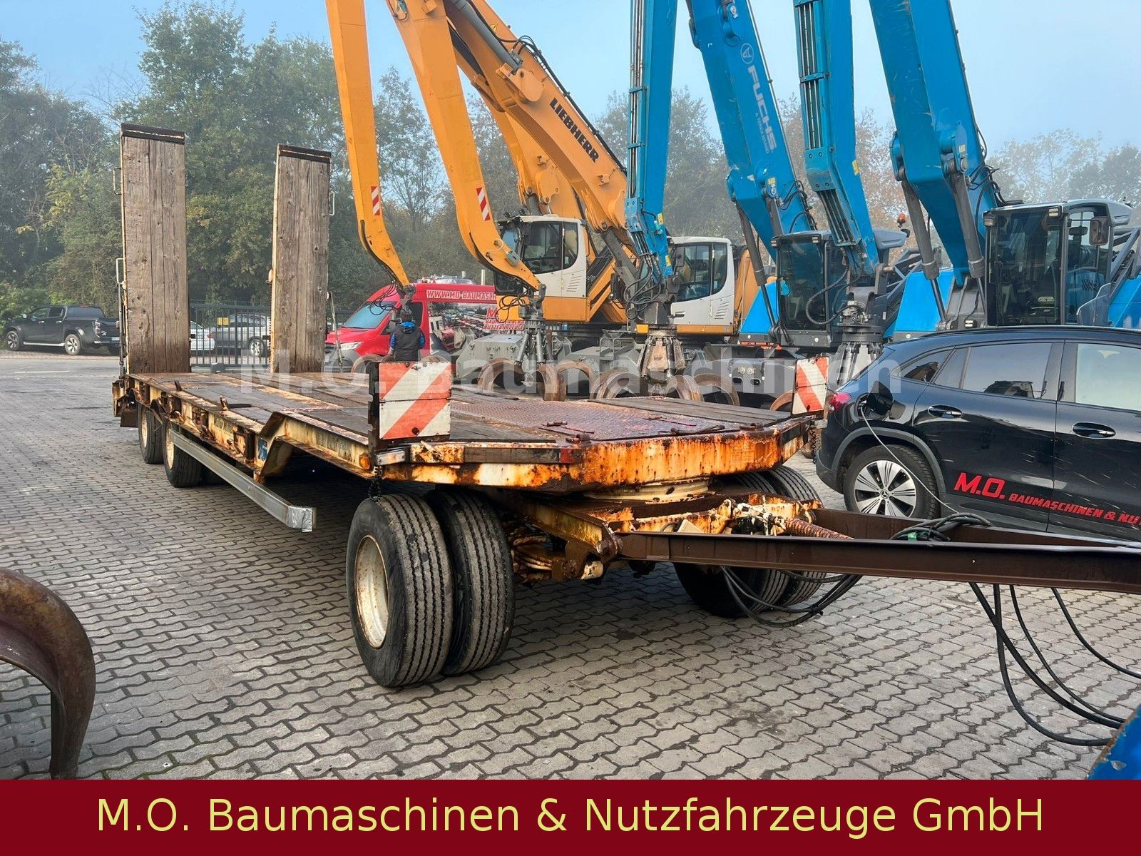 Fahrzeugabbildung Müller-Mitteltal T 30,0 Kompakt / 3 Achser / Blatt /Rampen/