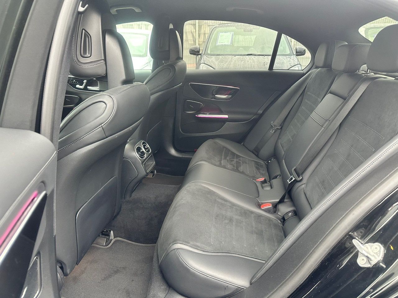 Fahrzeugabbildung Mercedes-Benz C 300 d AMG LINE+AVANTGARDE*1.HAND*