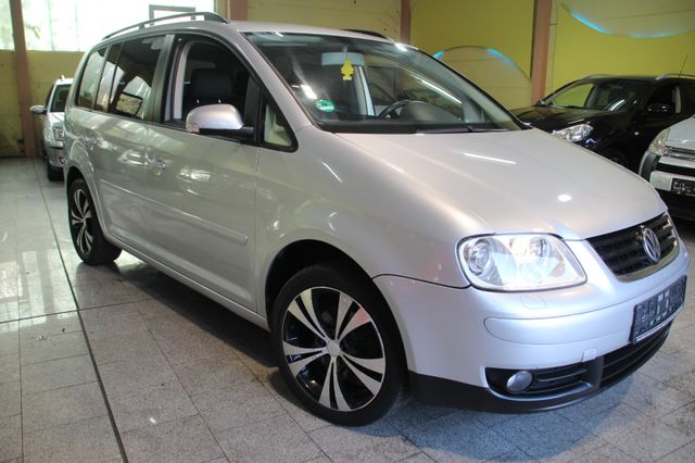 Volkswagen Touran Trendline 2.0*AUTOMATIK*NAVI*TÜV 06/2026*