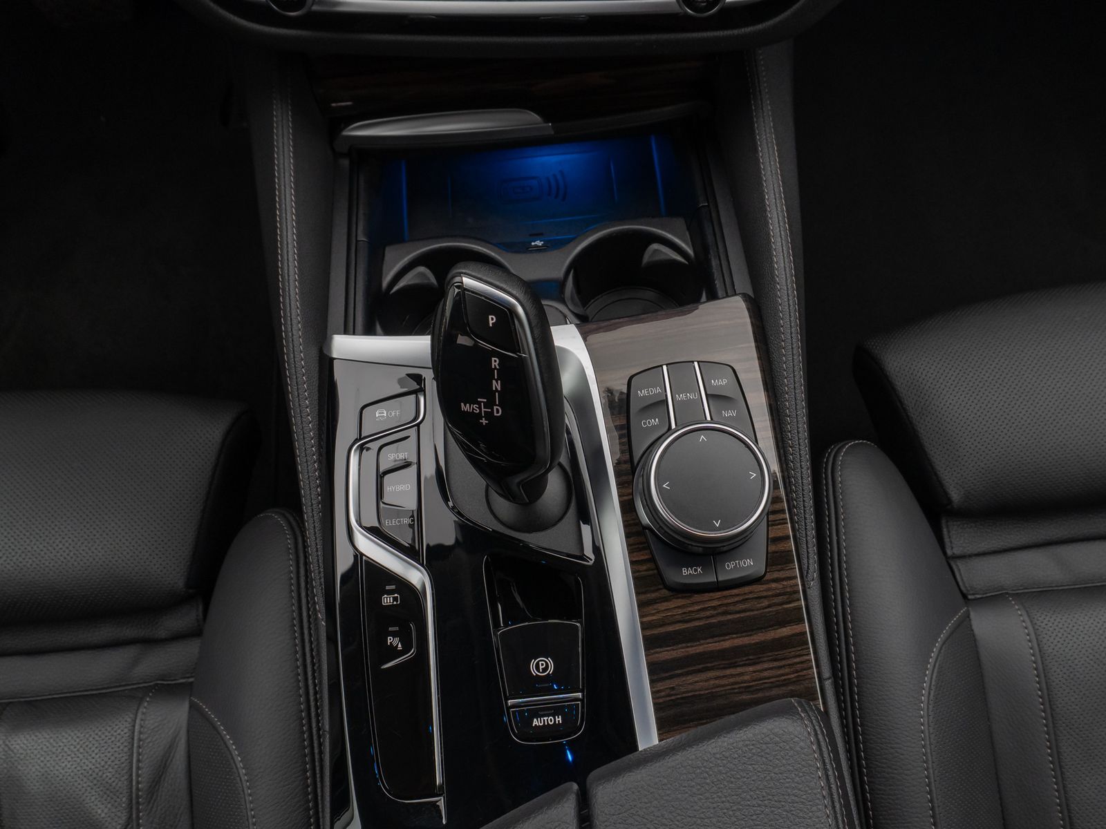 Fahrzeugabbildung BMW 530e xD Luxury Line DAB Komfort HUD Laser HiFi