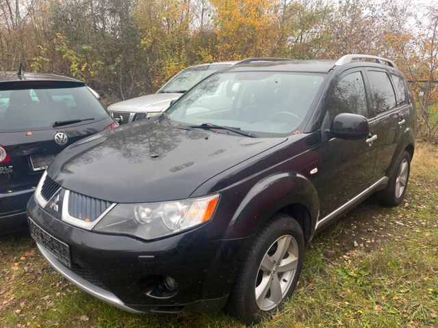 Mitsubishi Outlander 2.4 Instyle Benzin