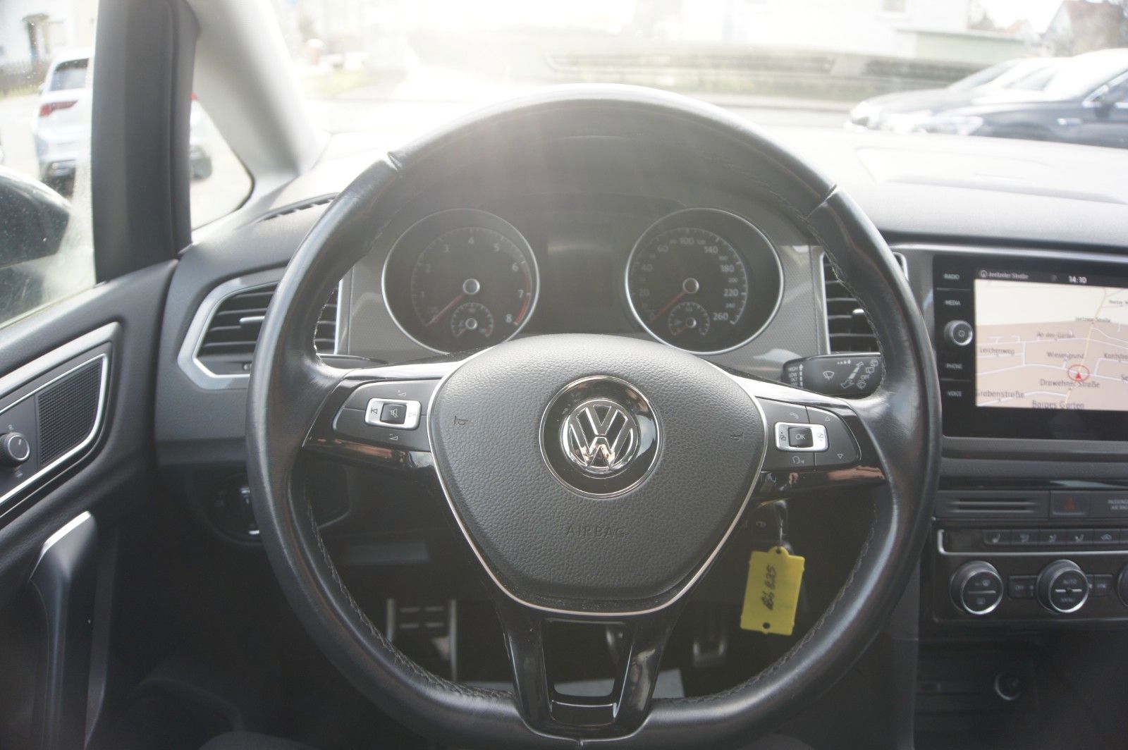 Fahrzeugabbildung Volkswagen Golf Sportsvan VII Join  ahk navi sh pdc