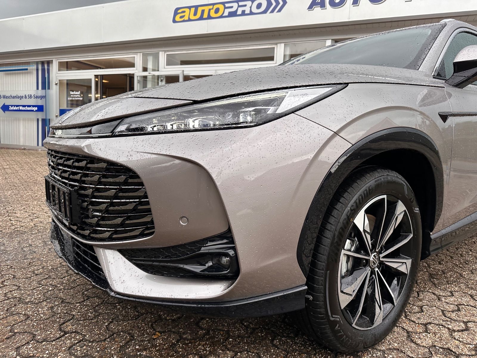 Fahrzeugabbildung MG HS 1.5 Luxury Hybrid APP/Navi/Kamera/Totwinkel